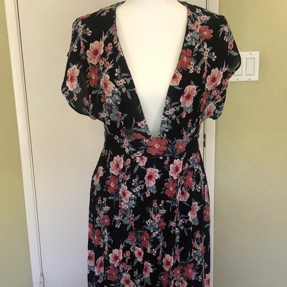 Charlotte Russe Dresses & Skirts - Boho summer dress floral deep V  neck